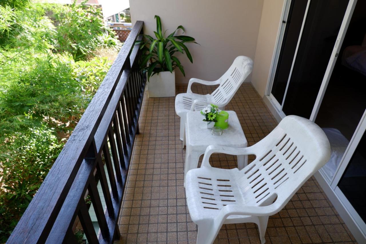 Kata Beachwalk Hotel And Bungalows Экстерьер фото