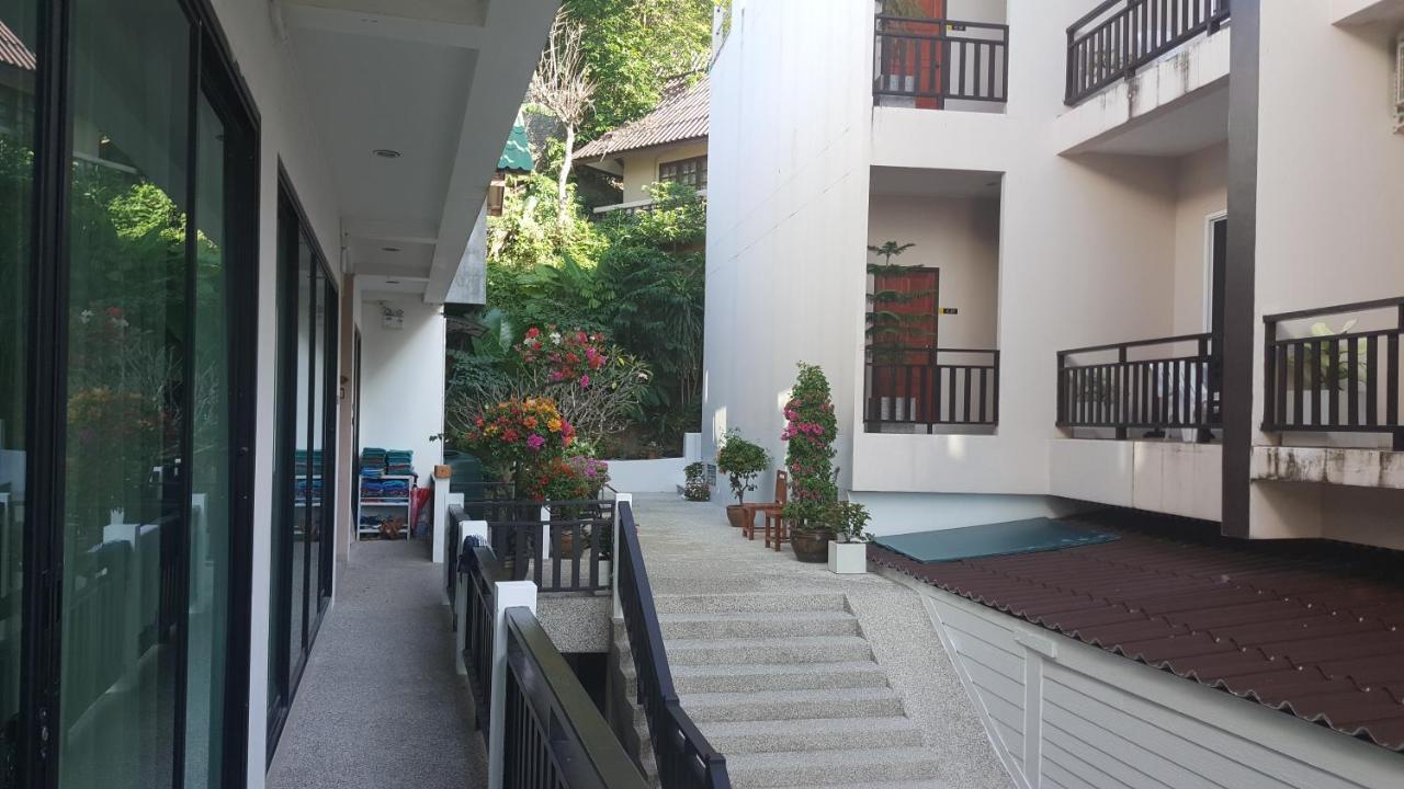 Kata Beachwalk Hotel And Bungalows Экстерьер фото