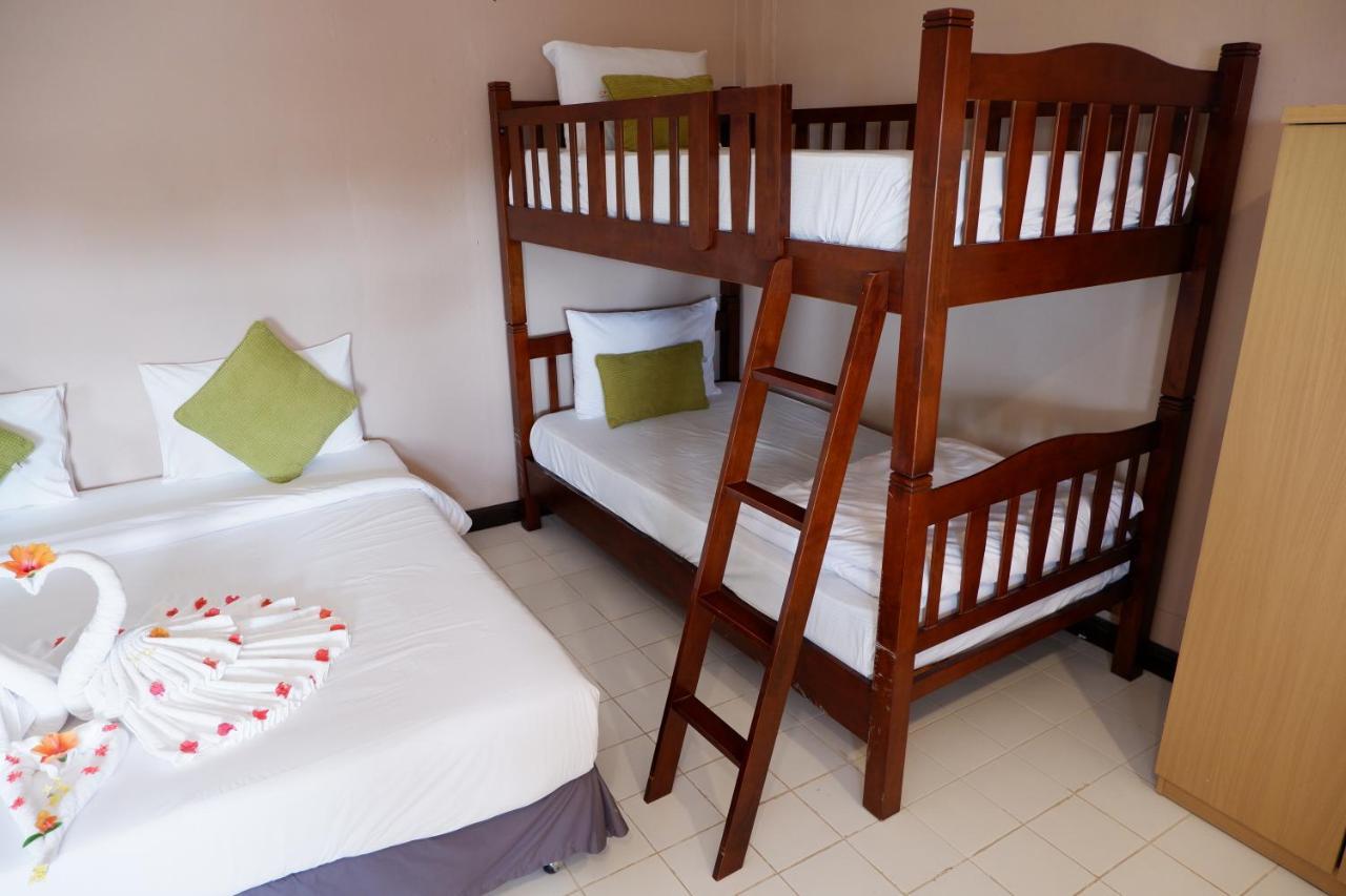 Kata Beachwalk Hotel And Bungalows Экстерьер фото