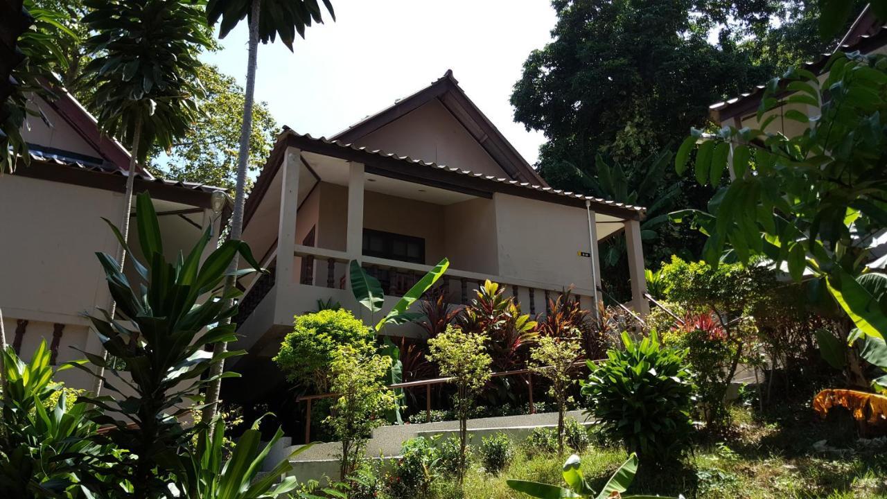 Kata Beachwalk Hotel And Bungalows Экстерьер фото