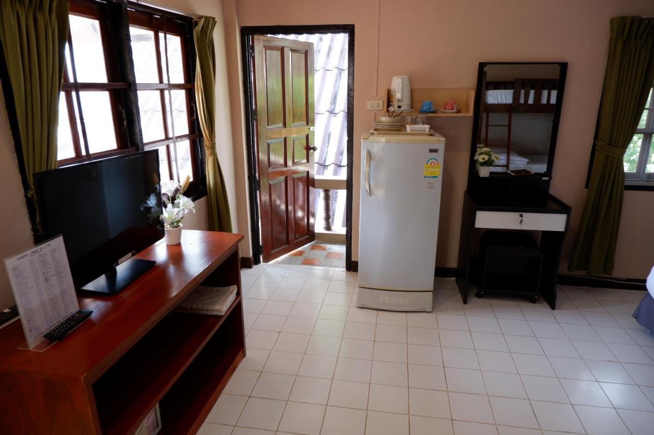 Kata Beachwalk Hotel And Bungalows Экстерьер фото