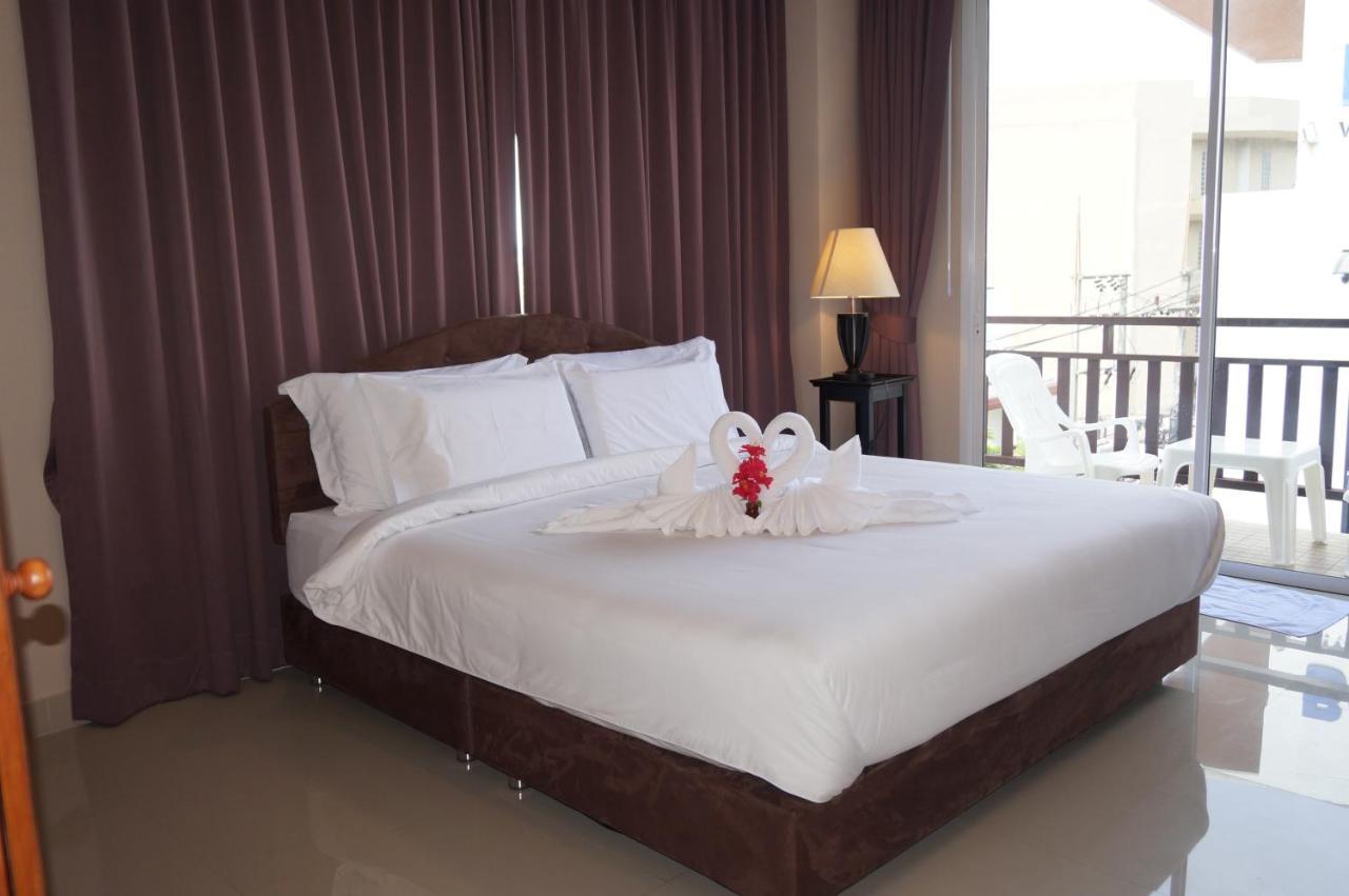 Kata Beachwalk Hotel And Bungalows Экстерьер фото
