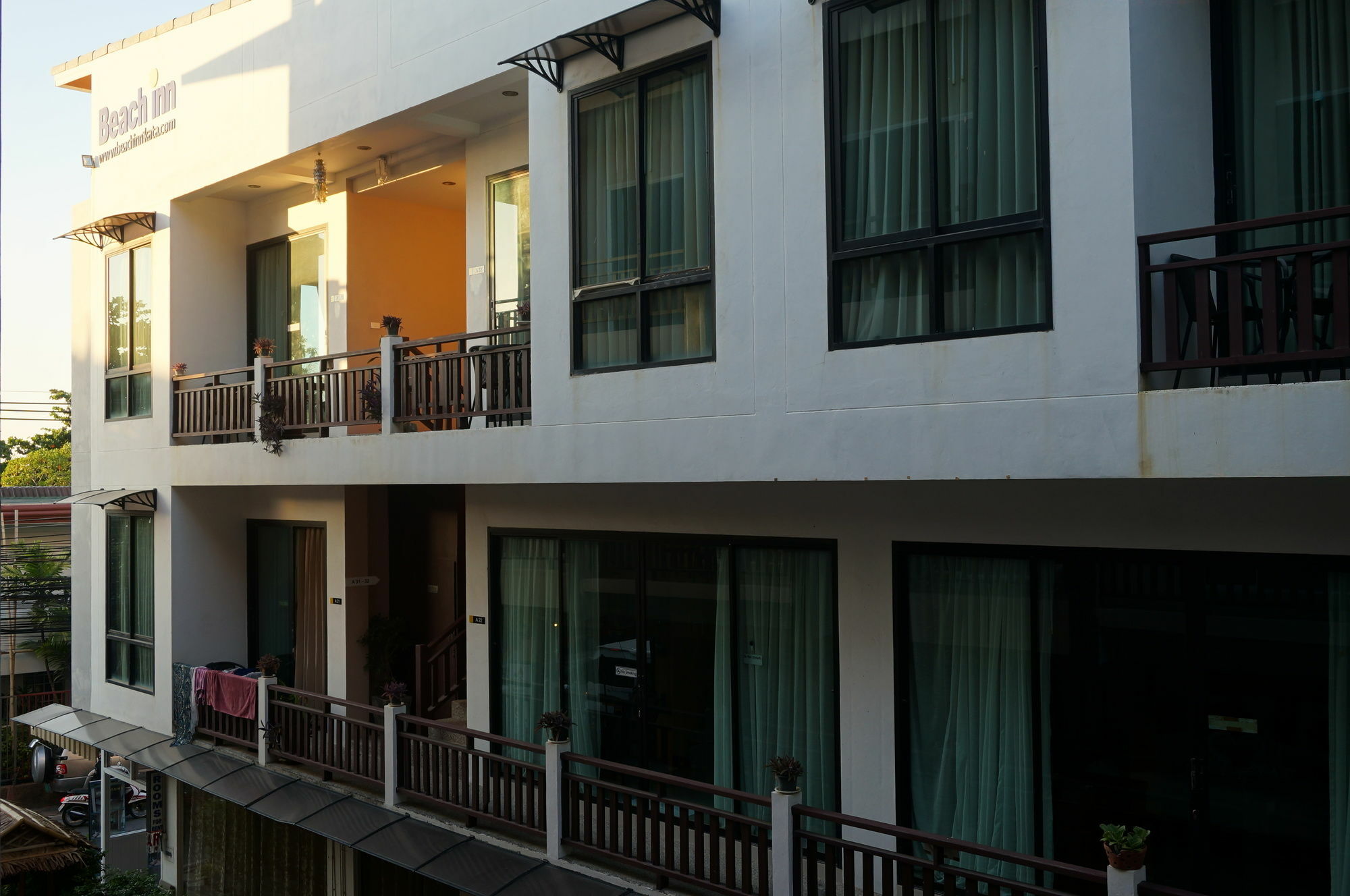Kata Beachwalk Hotel And Bungalows Экстерьер фото
