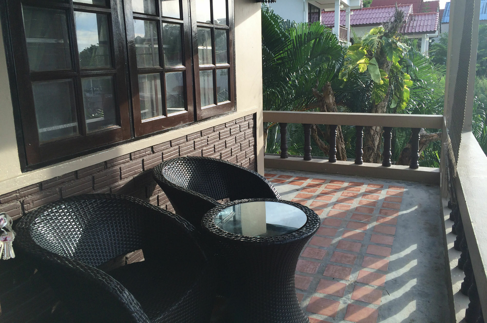 Kata Beachwalk Hotel And Bungalows Экстерьер фото