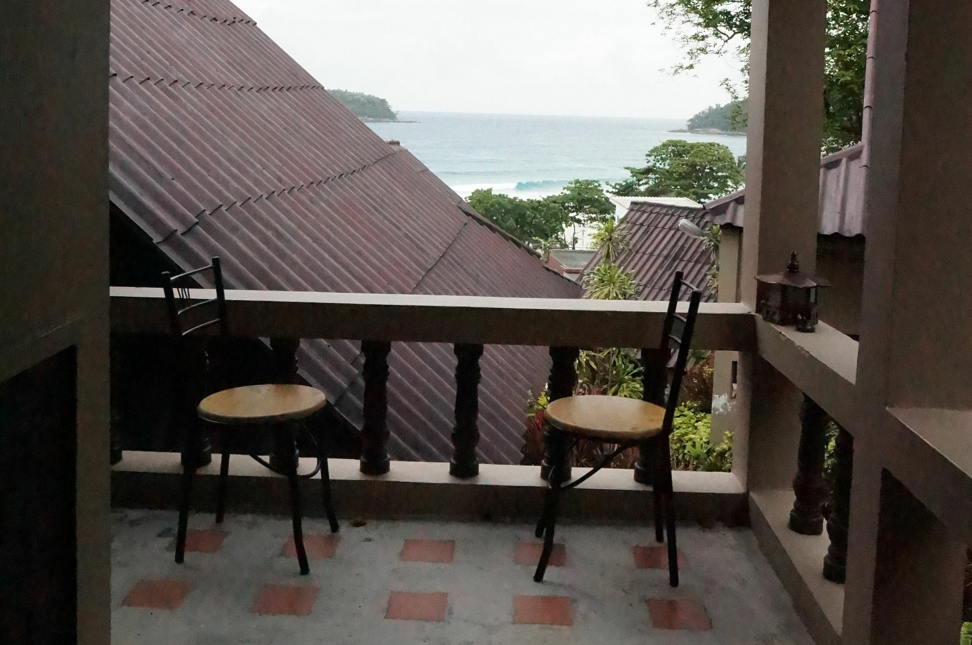 Kata Beachwalk Hotel And Bungalows Экстерьер фото