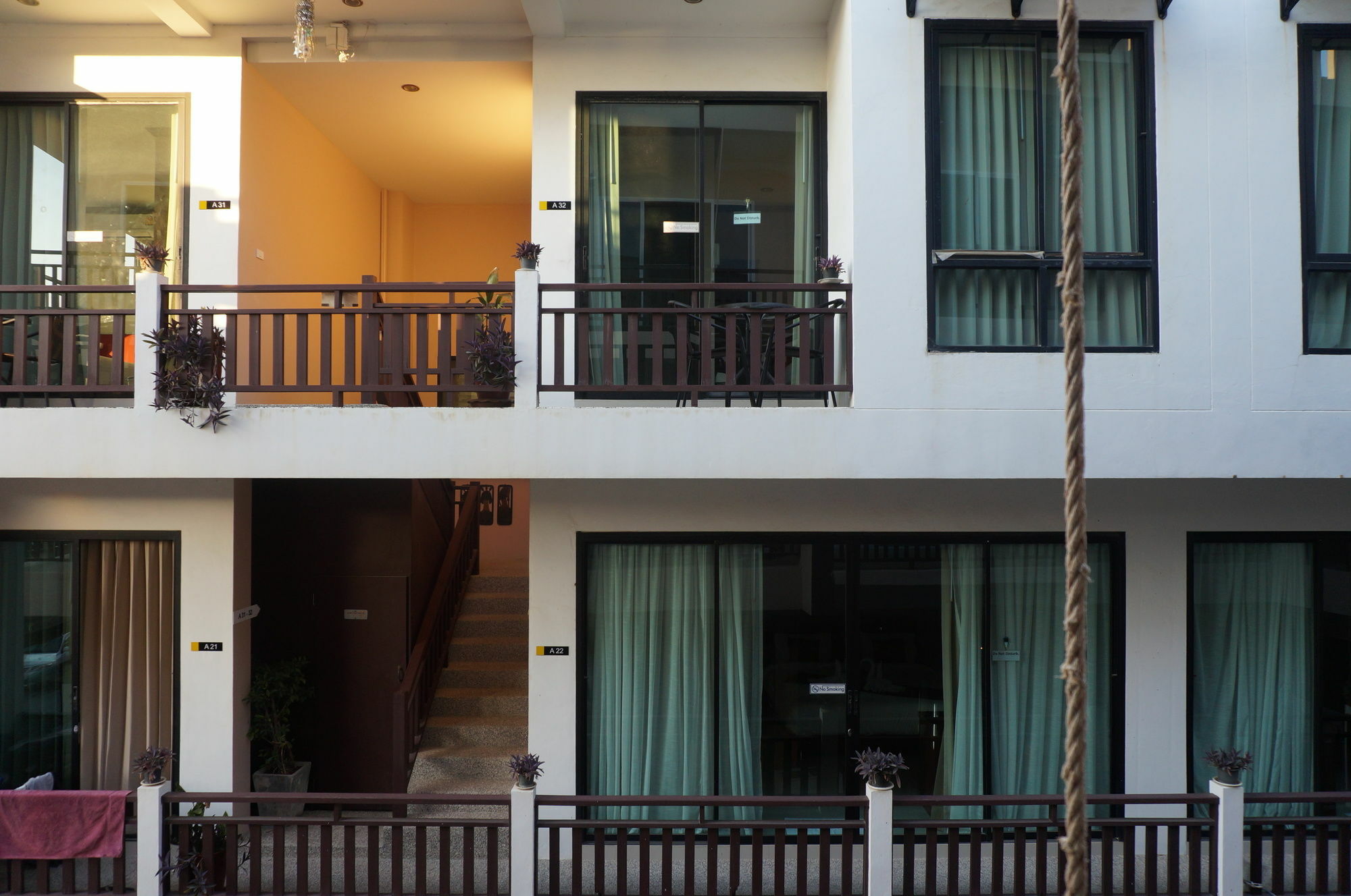 Kata Beachwalk Hotel And Bungalows Экстерьер фото