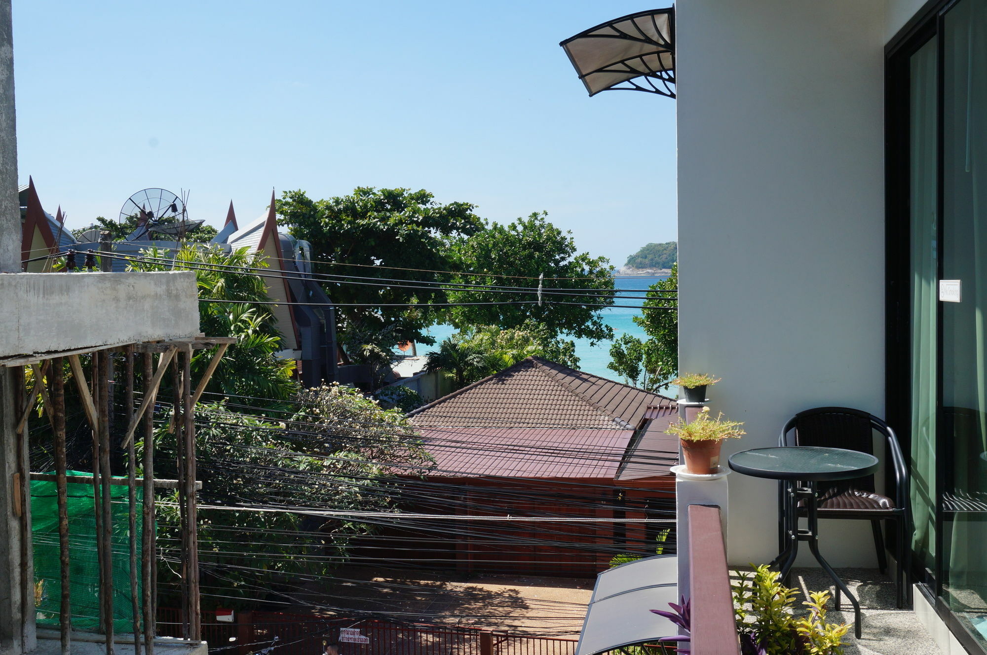 Kata Beachwalk Hotel And Bungalows Экстерьер фото